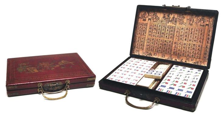 Mahjong Koffer (Luxe Rood), Hobby en Vrije tijd, Gezelschapsspellen | Bordspellen, Nieuw, Verzenden