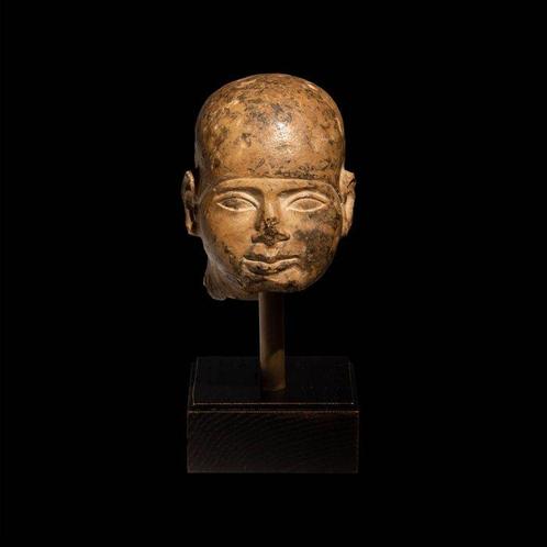 Oud-Egyptisch Verharde kalksteen Beeldhouwwerk van de god, Verzamelen, Mineralen en Fossielen
