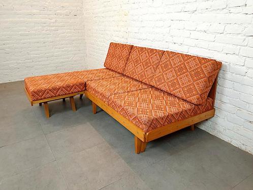 Vintage Slaapbank uit de jaren ’60 met bijpassende Hocker, Huis en Inrichting, Slaapkamer | Slaapbanken, 140 cm, 200 cm, Overige kleuren