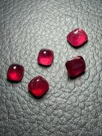 Robijn Prachtige partij cabochon Mozambikaanse robijnen.
