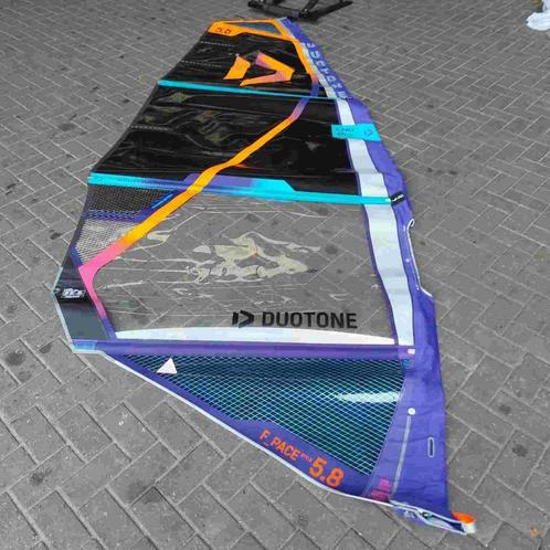 Duotone F-pace Style 5.8 - 6, Watersport en Boten, Windsurfen, 5 tot 7 m², Zeil, Gebruikt, Ophalen of Verzenden