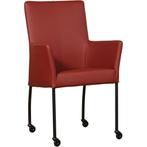 Leren eetkamerstoel Comfort met wieltjes en armleuning -, Huis en Inrichting, Stoelen, Overige kleuren, Leren eetkamerstoel Comfort met wieltjes en armleuning - Toledo Cherry (rood) - Poten staal rond zwart past perfect in uw interieur als u woonstijl: Modern is.