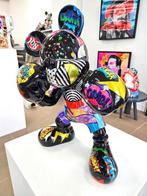 Patryk Konrad - Boxer mickey resin sculpture - holographic