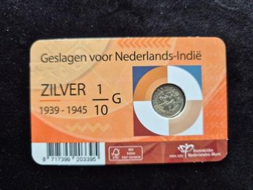 Nederlands-Indië. 1/10 Gulden 1945S in coincard (Zonder beschikbaar voor biedingen