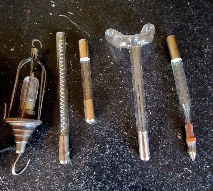 FITTING - Medisch instrument - Bakeliet, Glas, Hout -, Antiek en Kunst, Antiek | Wandborden en Tegels