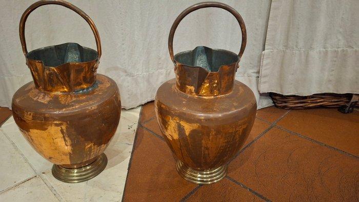 Vaas (2) - Koper, Messing - N2 Mezzina rame, Antiek en Kunst, Curiosa en Brocante