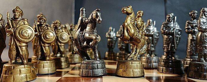 Schaakspel - Las Cruzadas - brons, Antiek en Kunst, Curiosa en Brocante