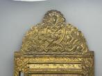 Friesche koperen spiegel met lijst, goudlook - Wandspiegel -