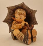 Goebel - M.I. Hummel - Beeldje, Umbrella Boy - 152/0 A Tmk7