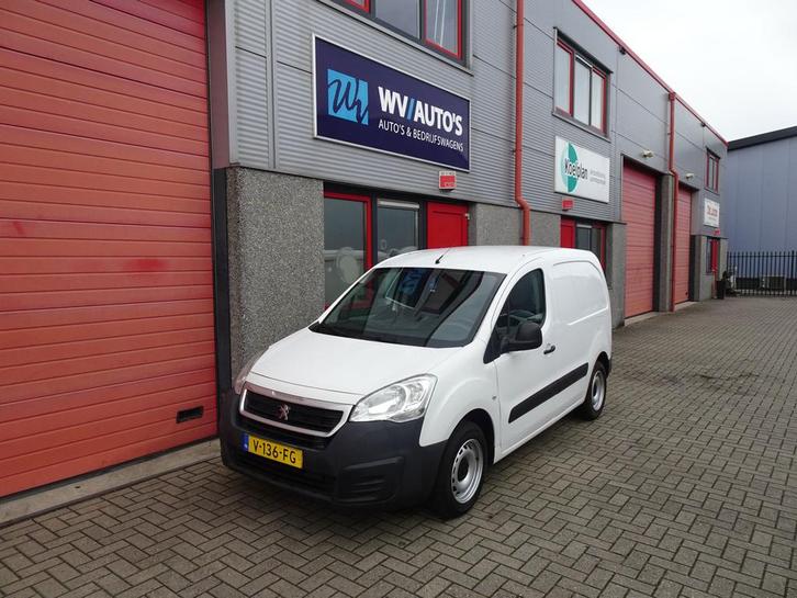 Peugeot Partner 120 1.6 HDi 75 L1 XR airco 3 zits 150053 km, Auto's, Bestelauto's, Onderhoudsboekje, Lease, Zwart, Handgeschakeld