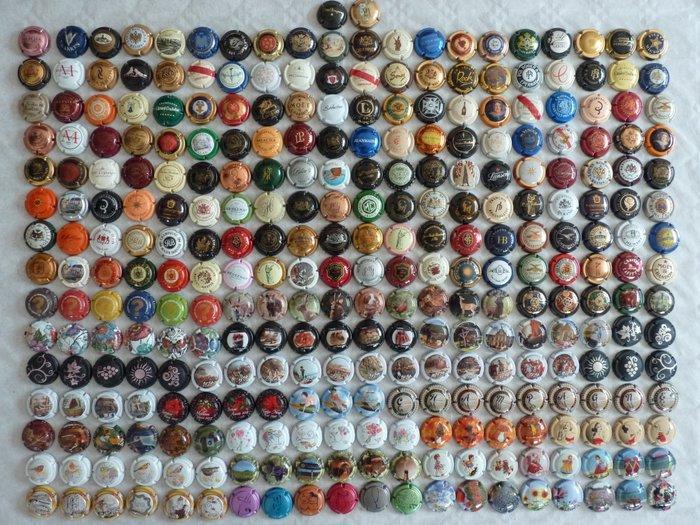 Themacollectie - Superpakket van 300 capsules champagne met, Antiek en Kunst, Antiek | Speelgoed