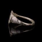 Middeleeuwen, kruisvaardersperiode Bronzen ring met ster van