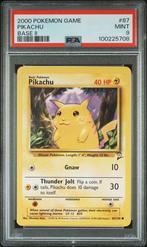 2000 Pokemon Base Set 2 - Pikachu #87 - PSA 9, Hobby en Vrije tijd, Verzamelkaartspellen | Pokémon, Verzenden, Nieuw, Foil