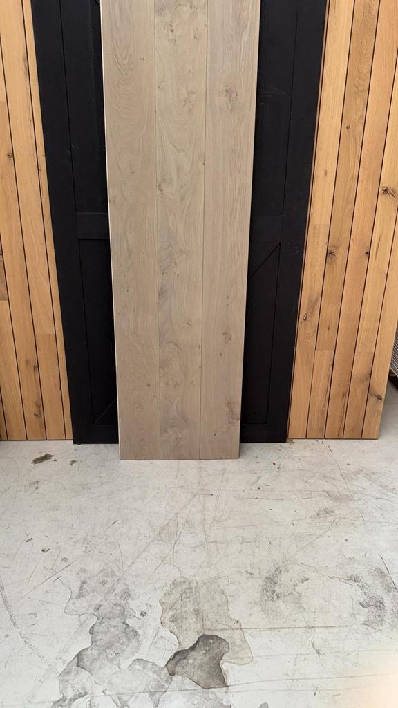 Eiken vloer geloogd, Doe-het-zelf en Verbouw, Vloerdelen en Plavuizen, 10 tot 30 cm, 150 cm of meer, 10 m² of meer, Nieuw, Hout