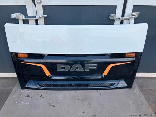 Grille DAF XF106 1892076, Auto-onderdelen, Vrachtwagen-onderdelen, Gebruikt, DAF, Carrosserie en Plaatwerk, Ophalen