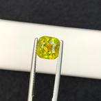 1 pcs Geel, Groen Titaniet - 3.43 ct - nternational Colored, Nieuw