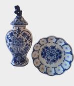 De Porceleyne Fles, Delft - dekselvaas (2) - Aardewerk