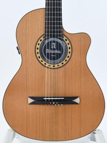 Alhambra CS3 CW E8 Crossover (Klassieke Instrumenten) beschikbaar voor biedingen