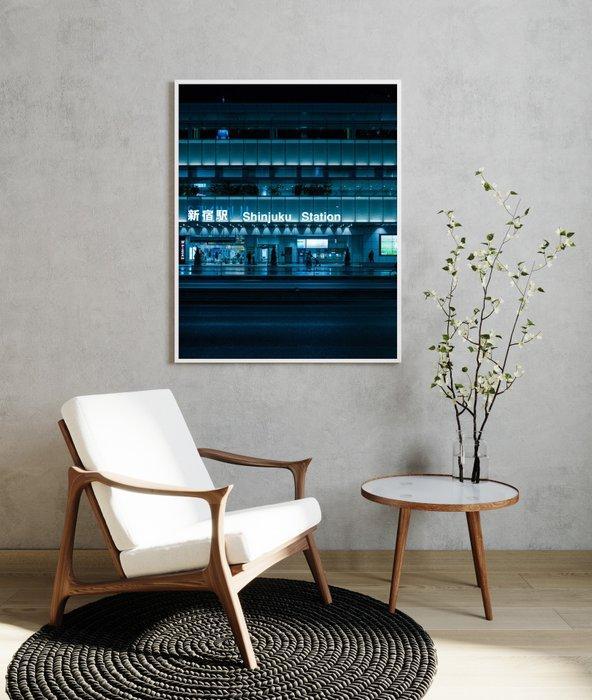 Dominik Valvo - Shinjuku Station By Night (Japan 2023) XL, Antiek en Kunst, Kunst | Designobjecten