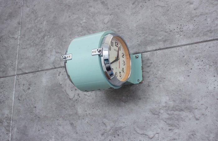 Wandklok - Seikosha double side Seiko Japan - Staal,, Antiek en Kunst, Antiek | Wandborden en Tegels