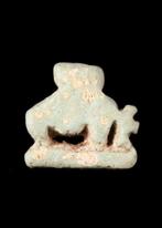 Oude Egypte, late periode Faience Amulet of Nut als een zeug, Antiek en Kunst