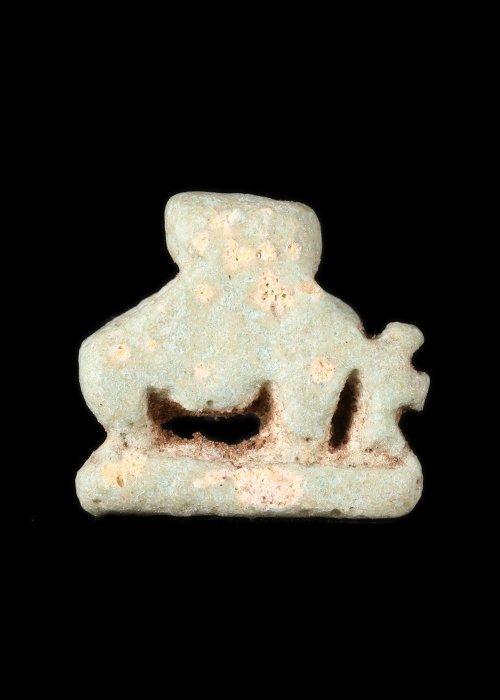 Oude Egypte, late periode Faience Amulet of Nut als een zeug, Antiek en Kunst, Antiek | Overige Antiek