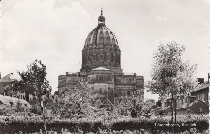 OUDENBOSCH - Basiliek, Verzamelen, Ansichtkaarten | Nederland, Verzenden