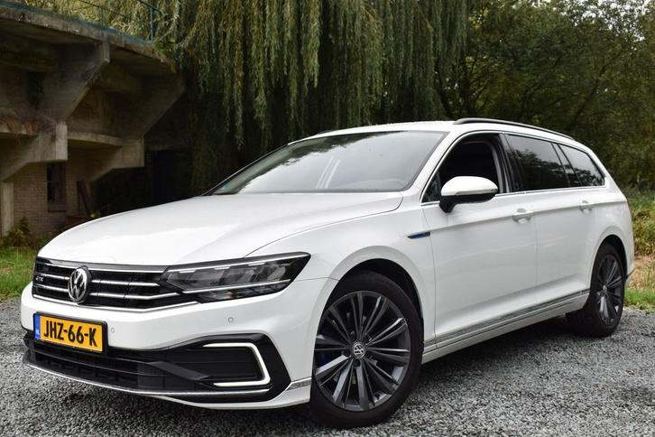 Zakelijke Lease |  Volkswagen Passat Variant 218PK DSG HYBRI, Auto's, Volkswagen, Dealer onderhouden, Lease, Zwart, Automaat, Stationwagon