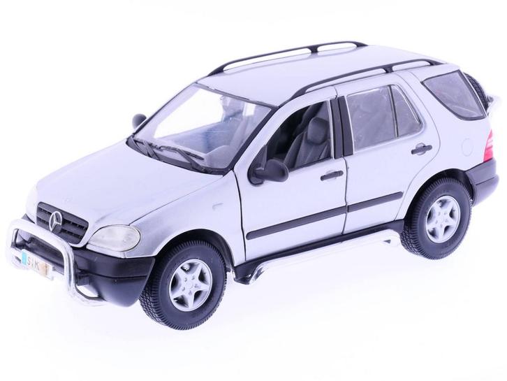 Schaal 1:18 Maisto 31847 Mercedes                    M-cl..., Hobby en Vrije tijd, Modelauto's | 1:18, Gebruikt, Maisto, Ophalen of Verzenden