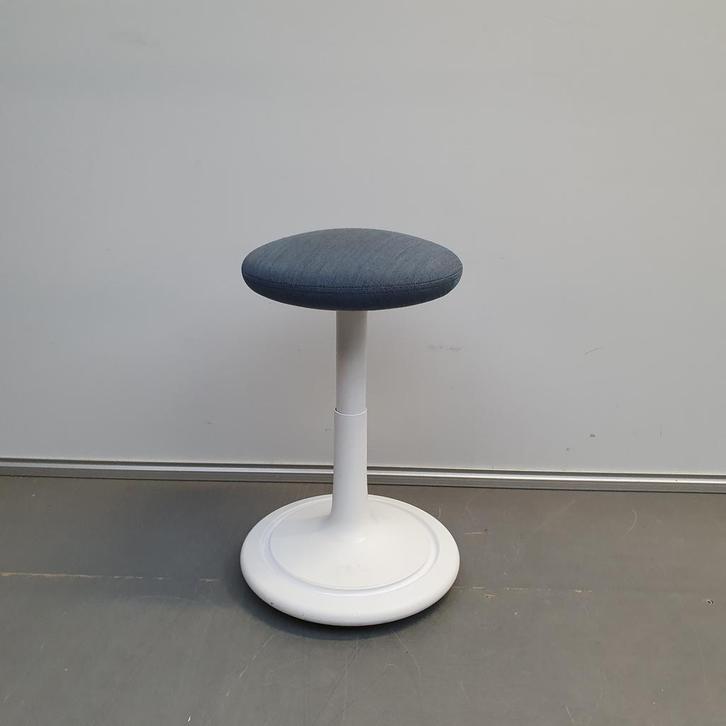 Ongo balanskruk - blauwe stof, Huis en Inrichting, Barkrukken, Ophalen of Verzenden