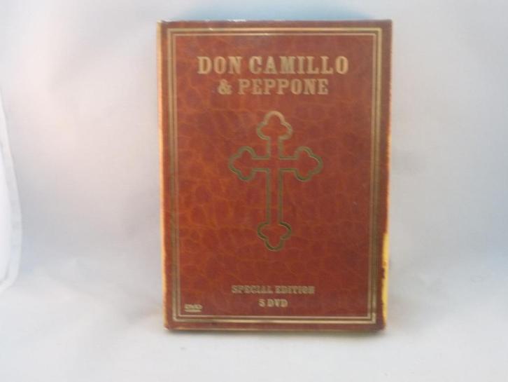 Don Camillo & Peppone  (5 DVD), Cd's en Dvd's, Dvd's | Klassiekers, Zo goed als nieuw, Verzenden