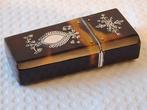 Doos - Antiek doosje, schildpad ingelegd met zilver, eind