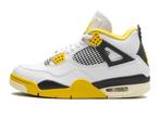 Air Jordan 4 Retro Vivid Sulfur - Maat 38 EU, Kleding | Heren, Schoenen, Ophalen of Verzenden, Nieuw, Jordan