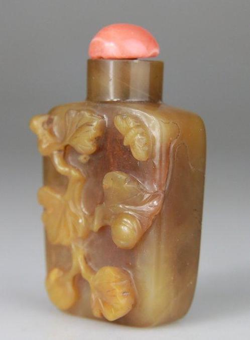 Chinese tabatière in amberhouten sculptuur - Rode Corail, Antiek en Kunst, Antiek | Overige Antiek