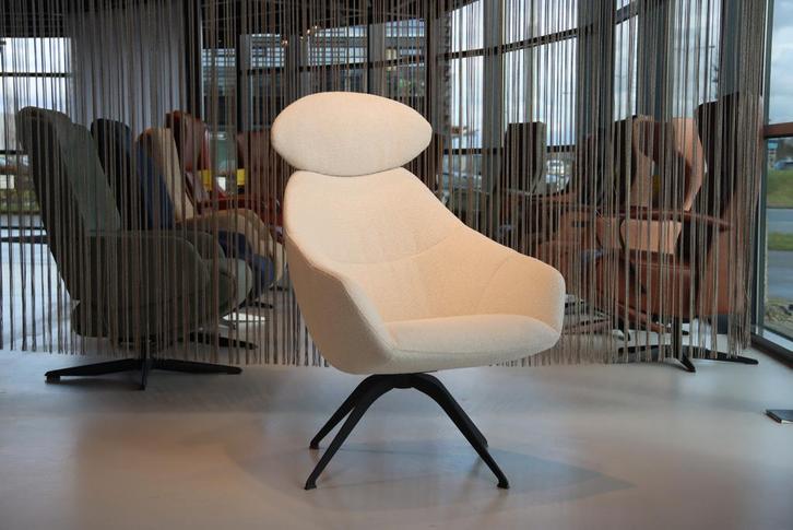 Gealux Bresso  bijzetfauteuil design draai in stof crème., Huis en Inrichting, Fauteuils, Nieuw, Stof, Ophalen of Verzenden