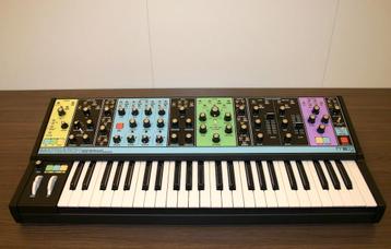 Moog Matriarch in nieuwstaat met mooie softcase beschikbaar voor biedingen