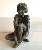 Astrid Veldhuyzen koppen - sculptuur, “ Dromend meisje “ -