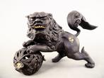 koper gieten - Hideyama  - Leeuw die op een bal rijdt -