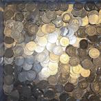 Nederland. Lot van 7,5 kilogram 2½ guldens 1969 vis t/m 2001