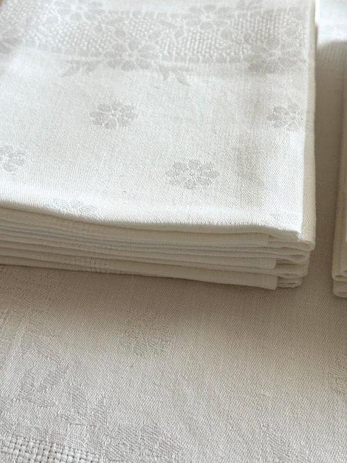 Tafelservies (13) - Frans beddengoed. Set van 13 linnen, Antiek en Kunst, Antiek | Kleden en Textiel