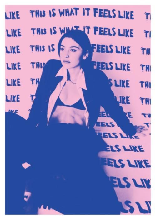 Posters - Poster Abrams, Gracie - This is what it feels like, Verzamelen, Muziek, Artiesten en Beroemdheden, Zo goed als nieuw