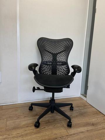 250 x Refurbished Herman Miller Mirra Zwart - Incl. Garantie beschikbaar voor biedingen