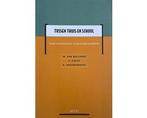 Boek Tussen thuis en school 9789033448706, Boeken, Studieboeken en Cursussen, Verzenden, Zo goed als nieuw