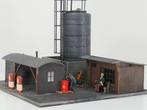 POLA 330919 Öllager mit Dieseltankstelle, 3 Figuren, Hobby en Vrije tijd, Modelbouw | Figuren en Diorama's, Ophalen of Verzenden