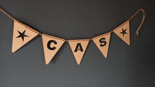 Slinger met houten vlagletters 48 cijfers, letters en tekens, Huis en Inrichting, Woonaccessoires | Wanddecoraties, Nieuw, Verzenden