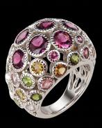 Zilver, Het stralen van de sterren - Ring met granaat en