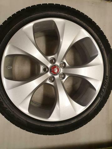 Velgen Jaguar E-Pace 20inch Style 5054 + Pirelli 245 45 20 W beschikbaar voor biedingen