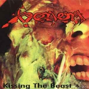cd - Venom - Kissing The Beast, Cd's en Dvd's, Cd's | Overige Cd's, Zo goed als nieuw, Verzenden