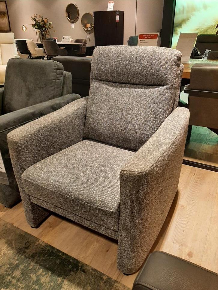 Calosso fauteuil - hoge rug **SHOWROOMMODEL**, Huis en Inrichting, Fauteuils, Nieuw, Stof