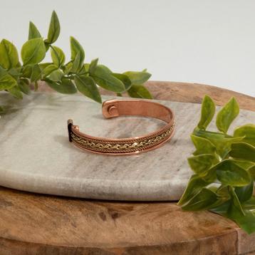 Koperen gezondheids-klemarmband met 2 magneten beschikbaar voor biedingen